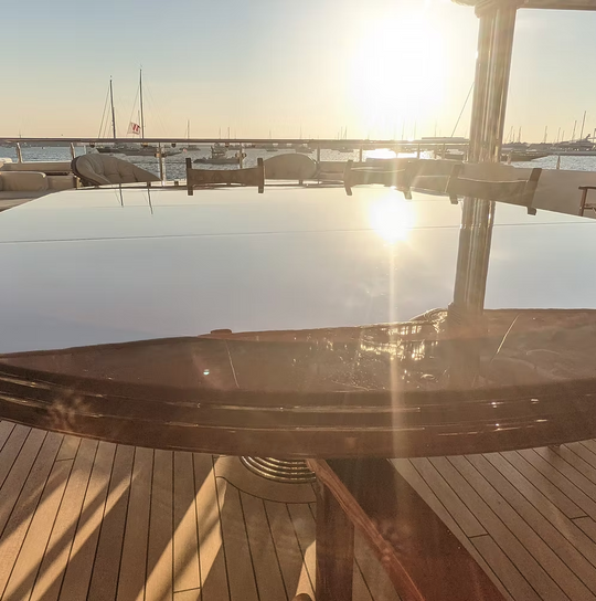 SEA CLEAR GLASS & SHINY SURFACE CLEANER